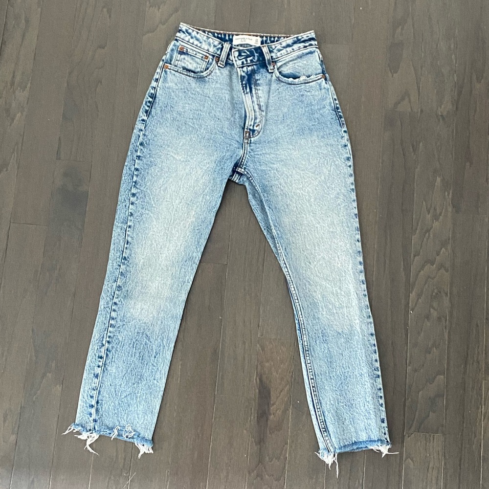 Abercrombie Curve Love The Mom High Rise Jeans (24 short)